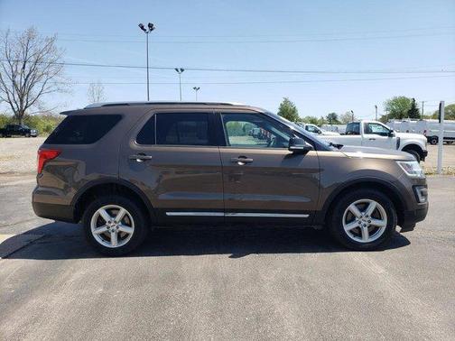 Caribou Metallic 2016 Ford Explorer XLT