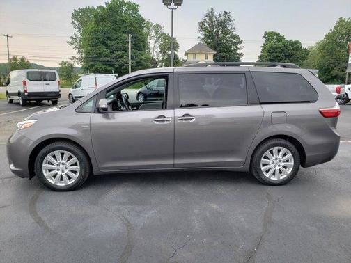 2017 Toyota Sienna Limited Premium