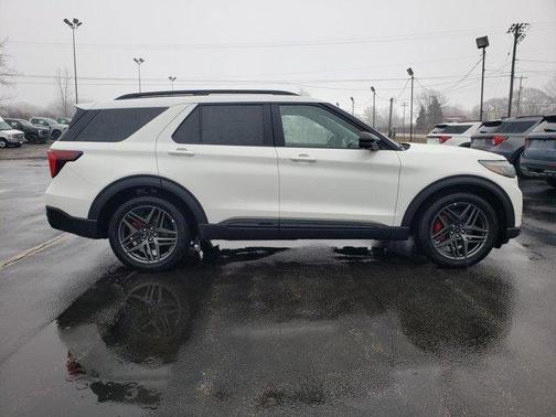 Star White 2026 Ford Explorer ST