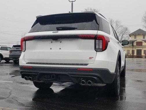 Star White 2026 Ford Explorer ST