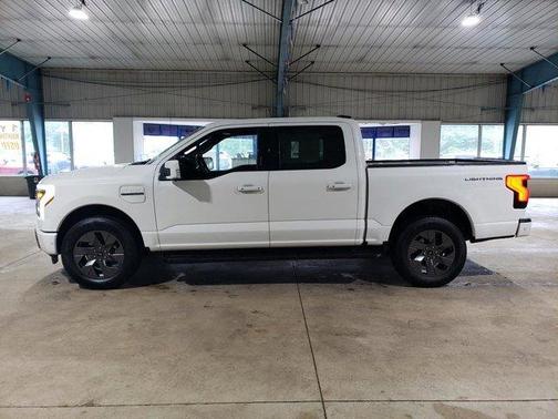 2023 Ford F-150 Lightning LARIAT