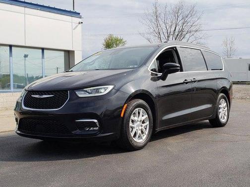 2022 Chrysler Pacifica Touring-L