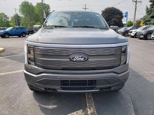 2025 Ford F-150 Lightning LARIAT
