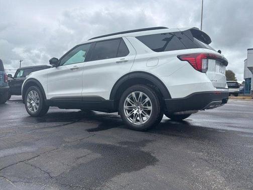 Star White 2026 Ford Explorer Active