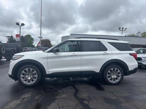 Star White 2026 Ford Explorer Active