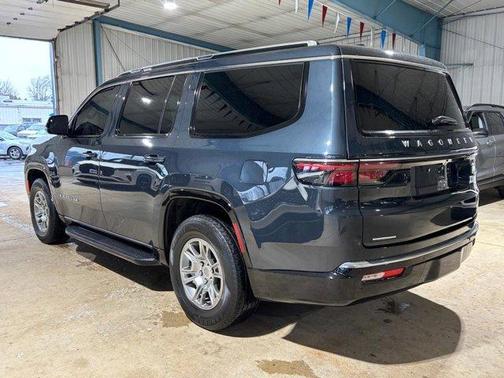 2023 Jeep Wagoneer Base