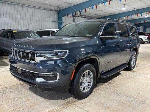 2023 Jeep Wagoneer Base