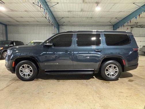 2023 Jeep Wagoneer Base