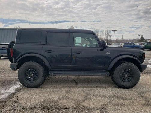 Shadow Black 2026 Ford Bronco Outer Banks