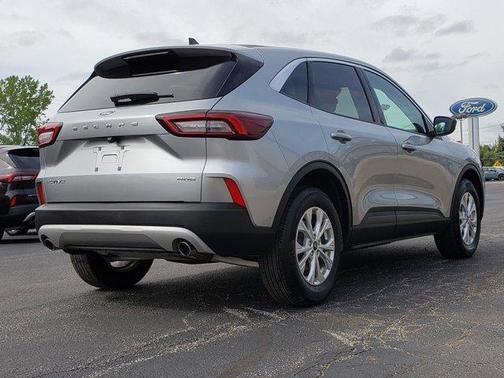 Iconic Silver Metallic 2024 Ford Escape Active