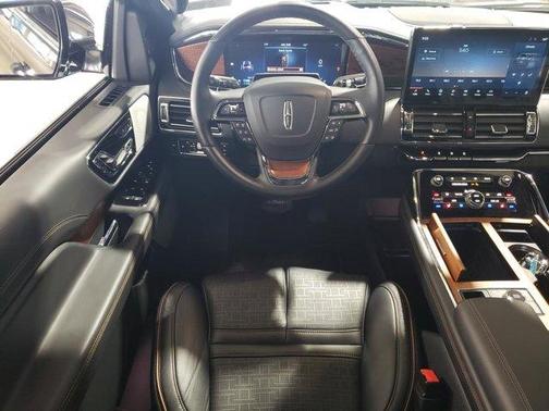 2024 Lincoln Navigator Black Label