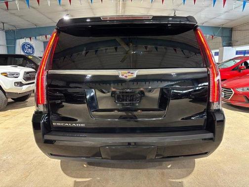 2018 Cadillac Escalade Luxury