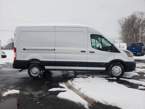 2026 Ford Transit-250 148 WB Medium Roof Cargo