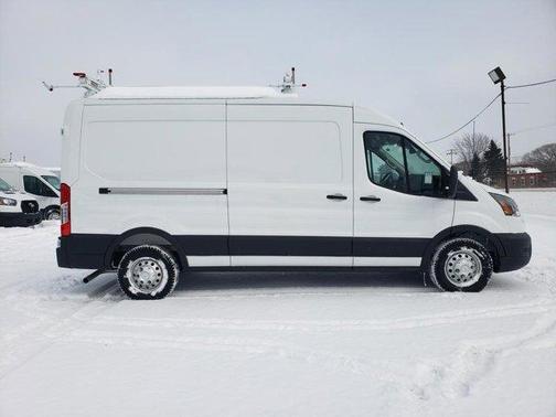 2025 Ford Transit-250 148 WB Medium Roof Cargo