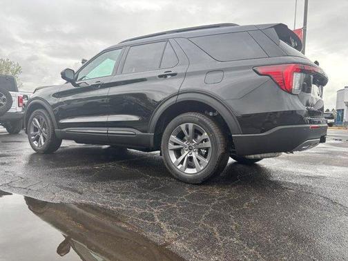 Agate Black Metallic 2026 Ford Explorer Active
