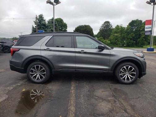 Carbonized Gray Metallic 2026 Ford Explorer ST-Line