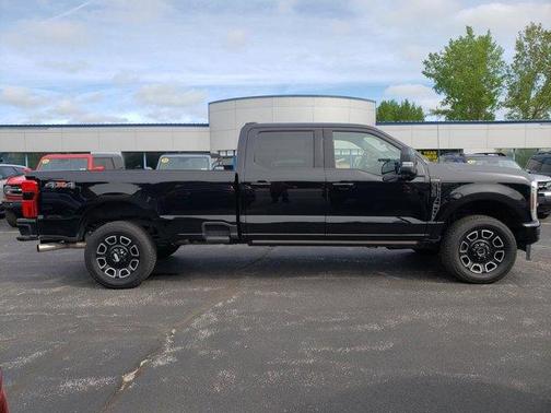 Agate Black 2025 Ford F-350 Super Duty