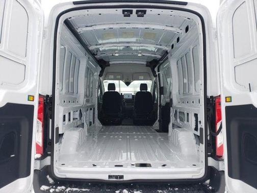 2026 Ford Transit-250 148 WB Medium Roof Cargo