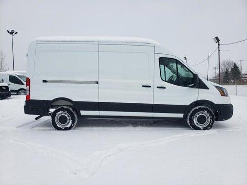 2026 Ford Transit-250 148 WB Medium Roof Cargo
