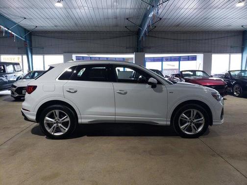 2024 Audi Q3 45 S line Premium