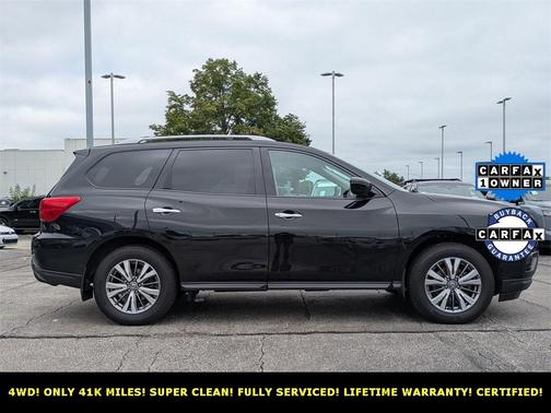 2019 Nissan Pathfinder S