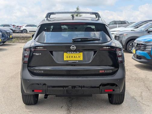 2025 Nissan Kicks SR