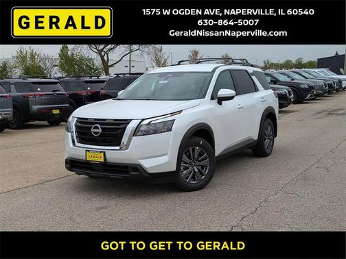 2025 Nissan Pathfinder SV