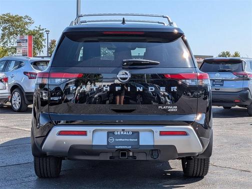 2023 Nissan Pathfinder Platinum