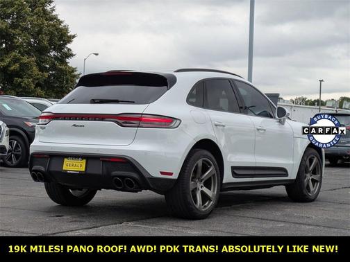 2022 Porsche Macan Base