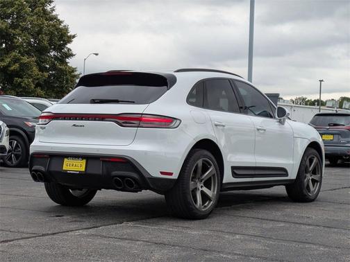 2022 Porsche Macan Base