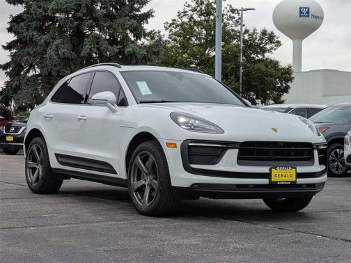 2022 Porsche Macan Base