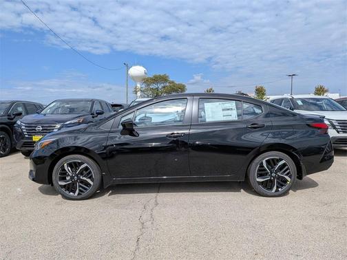 2025 Nissan Versa 1.6 SR