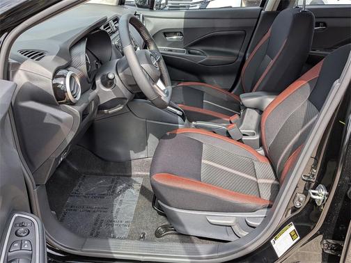 2025 Nissan Versa 1.6 SR