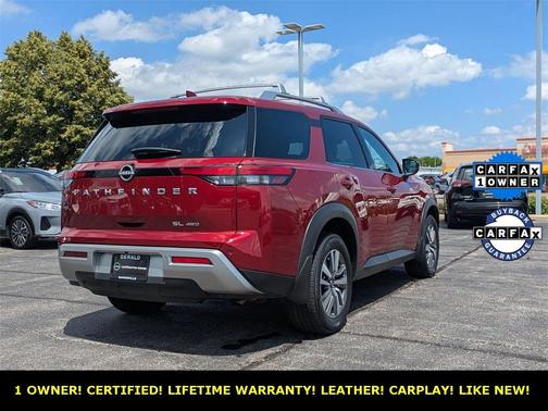 2023 Nissan Pathfinder SL