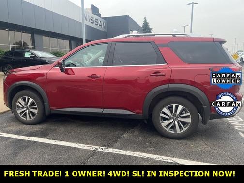 2023 Nissan Pathfinder SL