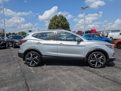 2022 Nissan Rogue Sport SL