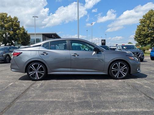 2022 Nissan Sentra SR
