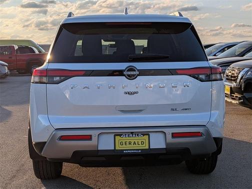 2025 Nissan Pathfinder SL