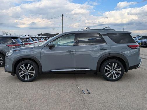 2025 Nissan Pathfinder Platinum