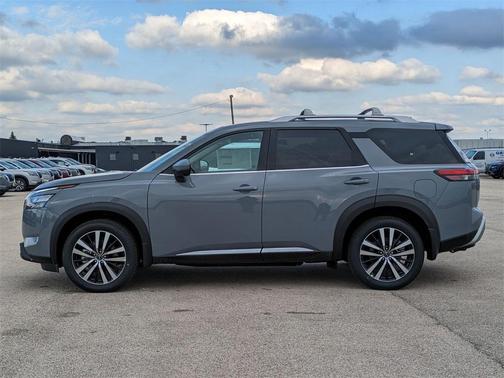 2025 Nissan Pathfinder Platinum