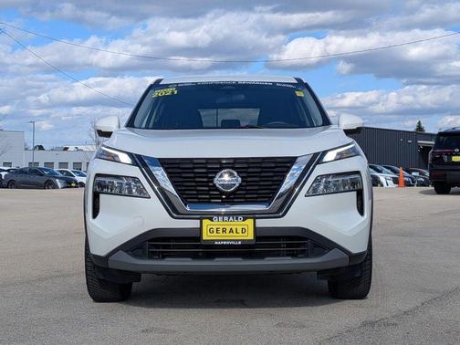 White 2021 Nissan Rogue SV
