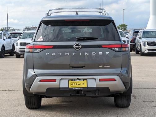 2025 Nissan Pathfinder SL