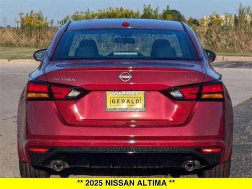 2025 Nissan Altima SR