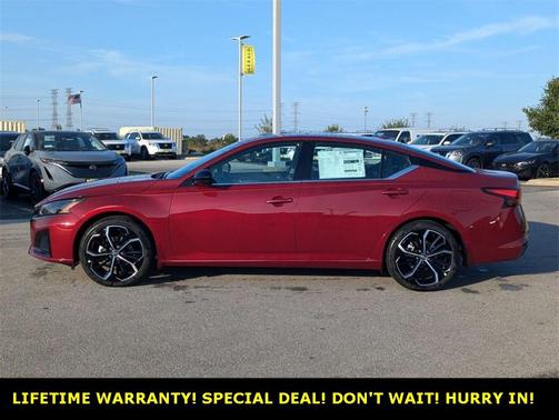 2025 Nissan Altima SR