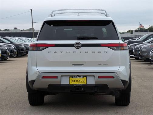 2025 Nissan Pathfinder SL