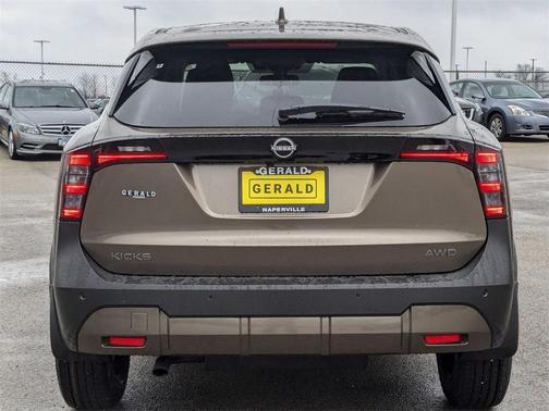 2025 Nissan Kicks SV