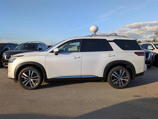2025 Nissan Pathfinder Platinum