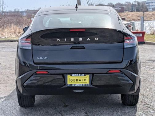 Black (P) 2026 Nissan Leaf S+