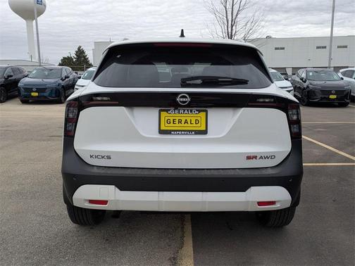 2026 Nissan Kicks SR