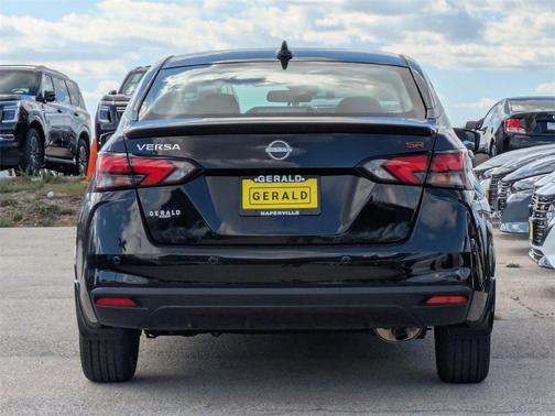 2025 Nissan Versa 1.6 SR